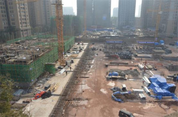 【进度播报】热烈庆贺汉诚605公馆一期封顶大吉 二期即将登场 图片9.jpg