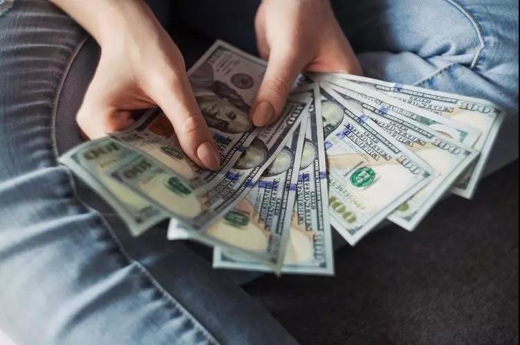 商铺投资怎么选？致富支招让你有“金”无险
