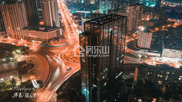 乐山广场实景图 乐山广场实景图