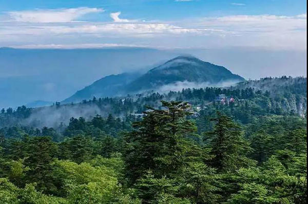 峨眉山实景图 峨眉山实景图
