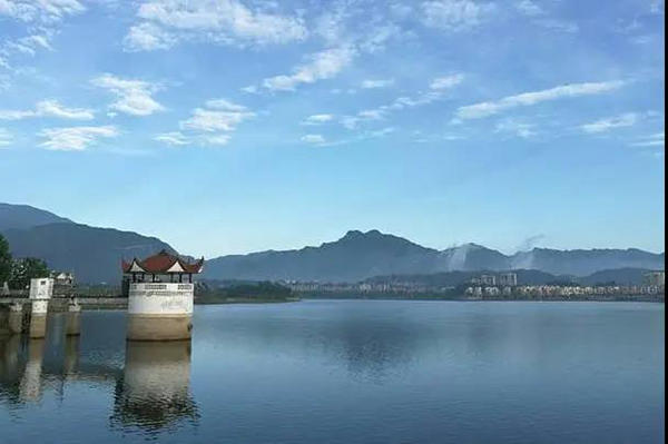 峨秀湖实景图 峨秀湖实景图