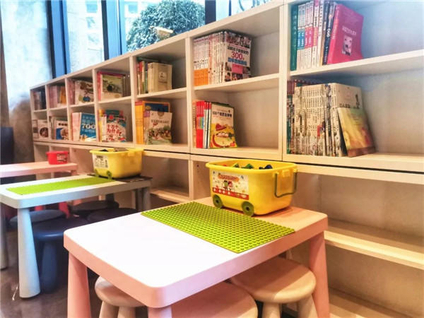 图书吧与小玩具 图书吧与小玩具