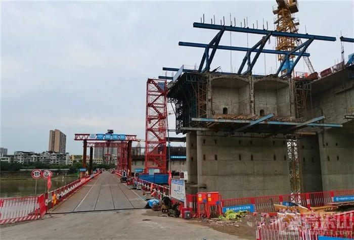 乐山致江路桥施工进度