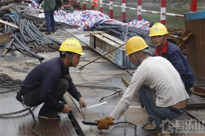 乐山致江路桥施工进度