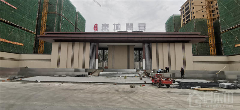 东城丽景小区大门实拍图