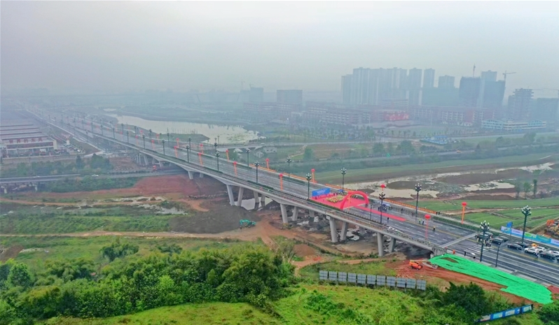 乐高大桥通车