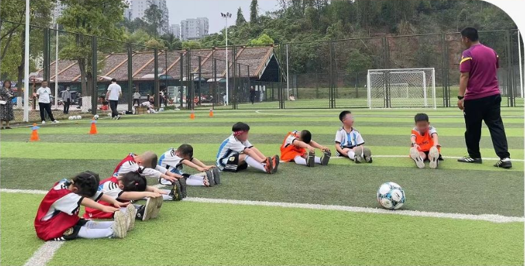 驰骋绿茵场一足球训练营 驰骋绿茵场一足球训练营