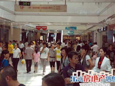 锦华万达广场体验游，远见百年广场繁盛未来