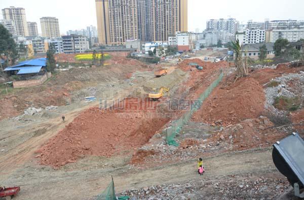 正在修建的春华路延伸段