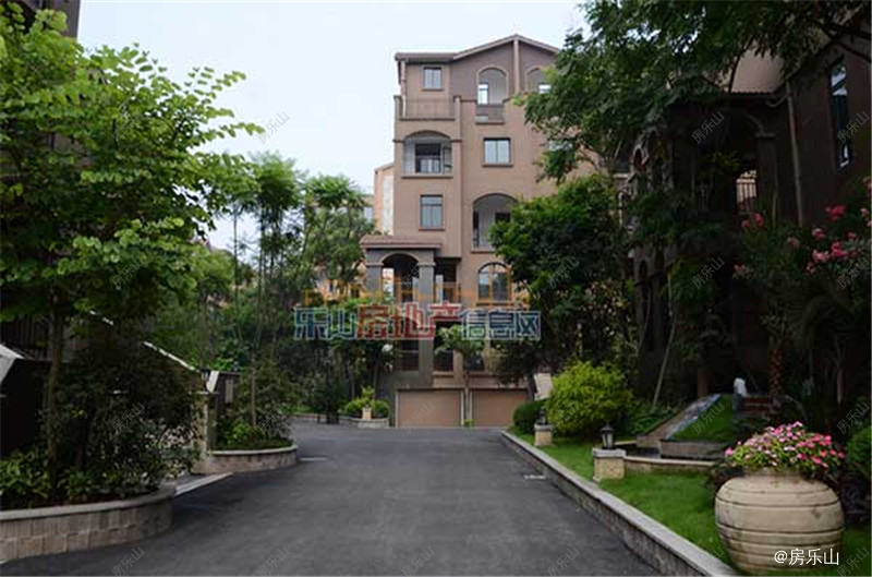 西岸第一城实景图