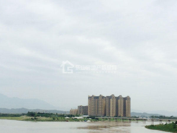 年少伊始的憧憬与浪漫 都让滟澜洲为你来完成 年少伊始的憧憬与浪漫 都让滟澜洲为你来完成