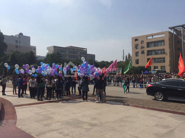 乐山万达广场“为爱奔跑”公益活动全城聚爱