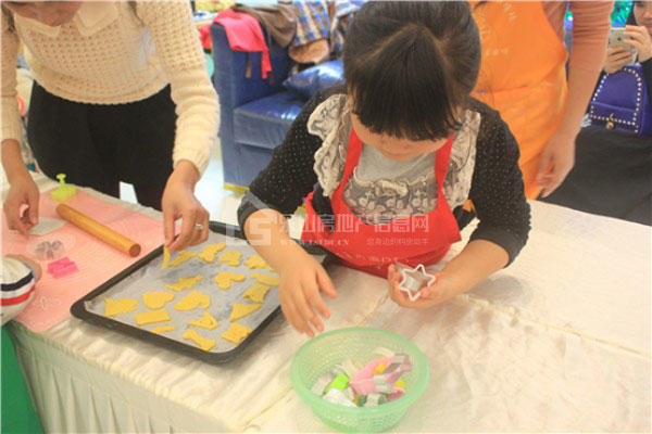小朋友们动起来，11月1日铂金汇饼干DIY欢乐开启  