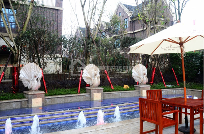 暖冬归家点亮幸福 滟澜洲·央墅12月4日完美交房-房乐山-乐山房产网