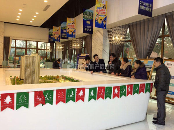 圣诞节提前乐 铂金汇周末DIY活动温暖登场!