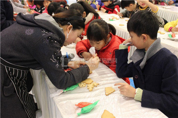 圣诞节提前乐 铂金汇周末DIY活动温暖登场! 圣诞节提前乐 铂金汇周末DIY活动温暖登场!