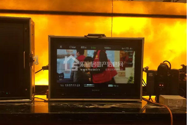 乐山惊现香港巨星正扎堆拍摄!速来蓝山湾! 乐山惊现香港巨星正扎堆拍摄!速来蓝山湾!