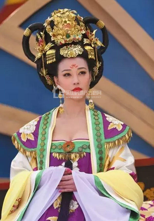 乐山惊现香港巨星正扎堆拍摄!速来蓝山湾! 乐山惊现香港巨星正扎堆拍摄!速来蓝山湾!