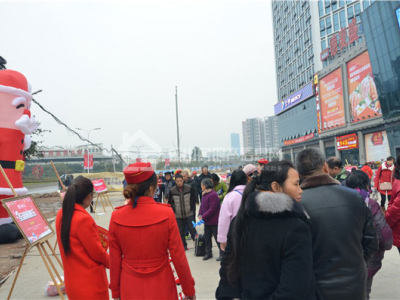 全城狂欢 新业中心圣诞“新乐汇”火爆来袭！