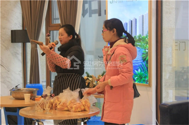 分享甜蜜汇聚快乐时光 铂金汇趣味DIY热闹继续! ??3.jpg