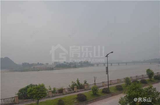 西岸第一城实景