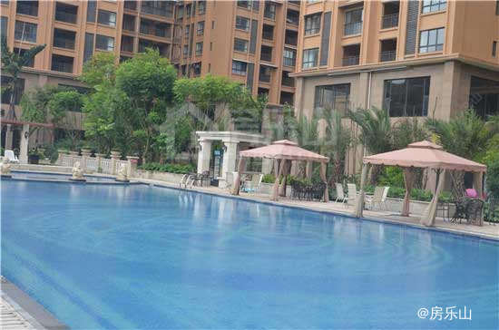 西岸第一城实景