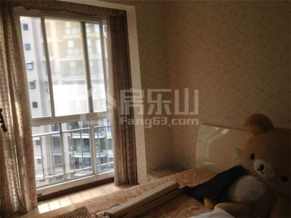 乐山二手房特辑:【新广场】白燕路附近 优选精装大三房 11132957953b0be9023008.jpg