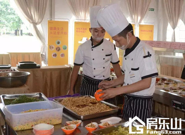 社区食堂今日开始正式营业，家的味道就是滟澜洲的味道！