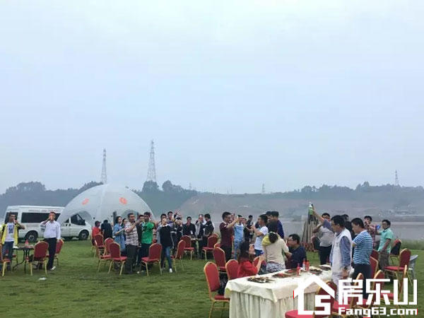 滟澜洲露营公园诚邀全乐山，一起回归自然生活