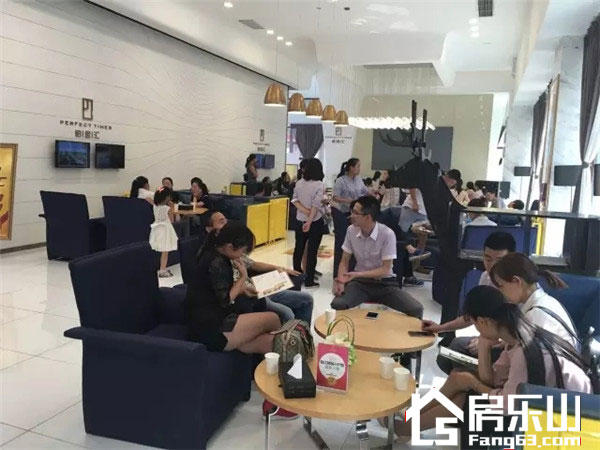 4天狂售58套！铂金汇领军乐山临江改善住宅！