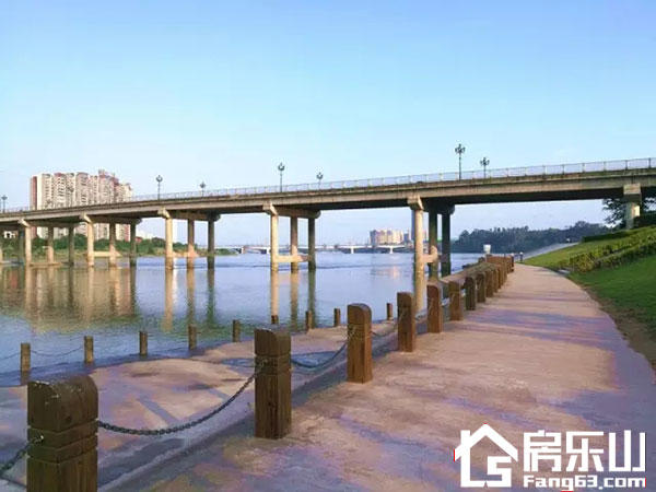 从滟澜洲出发，坐享城南美食圈
