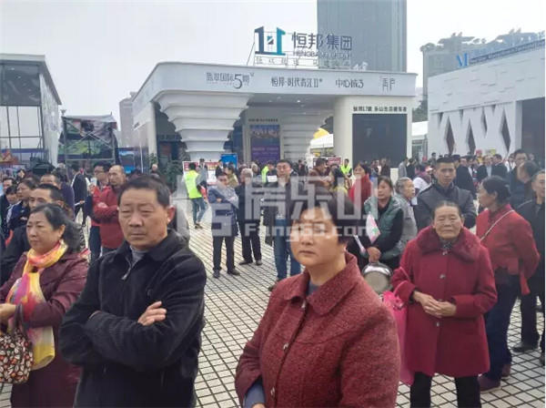 房交会现场火爆,才第二天时代青江就要紧急加推 QQ截图20161110094018.jpg