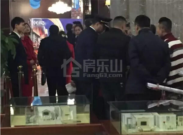 中心城车位排号听说你没挤进来? 排号排得早才能选得好! QQ截图20161126093807.jpg