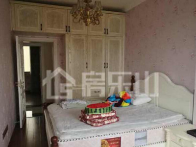 精装四室房源精选：新天国际、警官新城、龙湾水岸