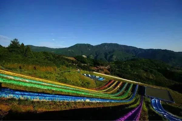 七彩滑草场当先锋2019沙湾要站c位