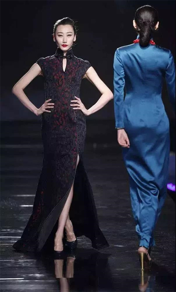 让旗袍秀场的时尚点燃活动图片来源于网络体验充满传统气息的转糖人在