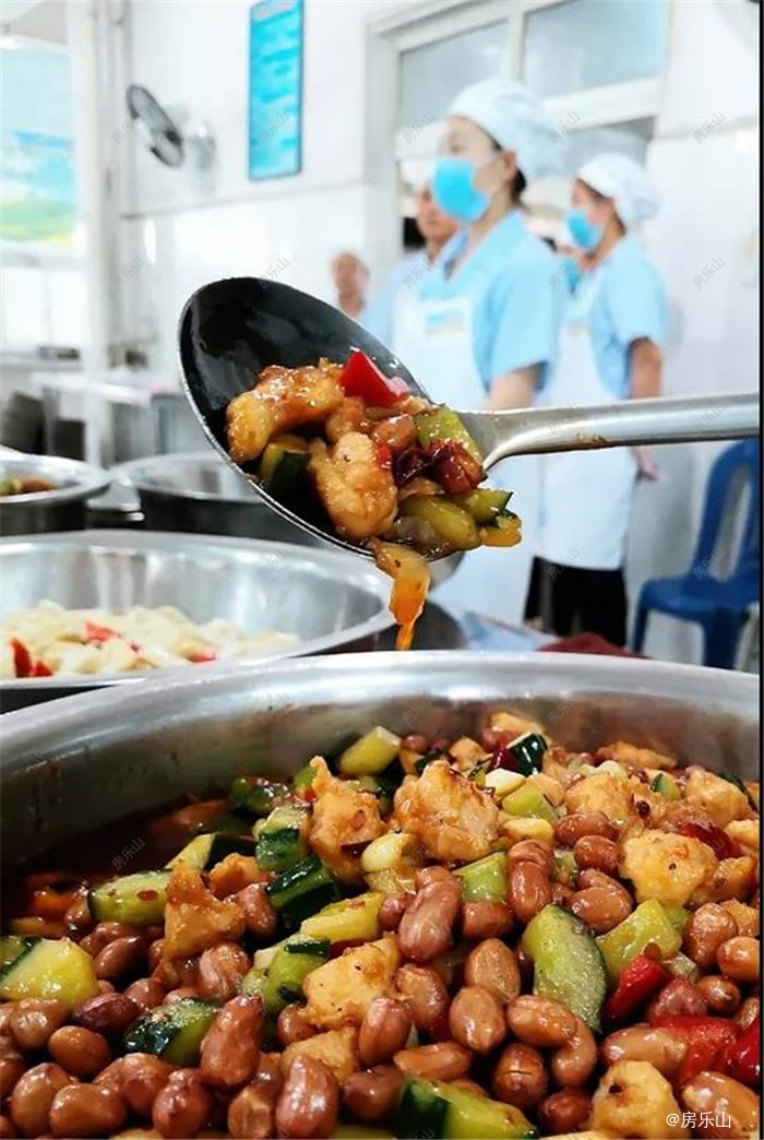 乐山外国语学校美食