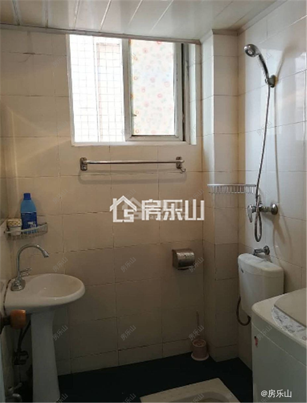 乐山紫藤花园小区二手房卫生间