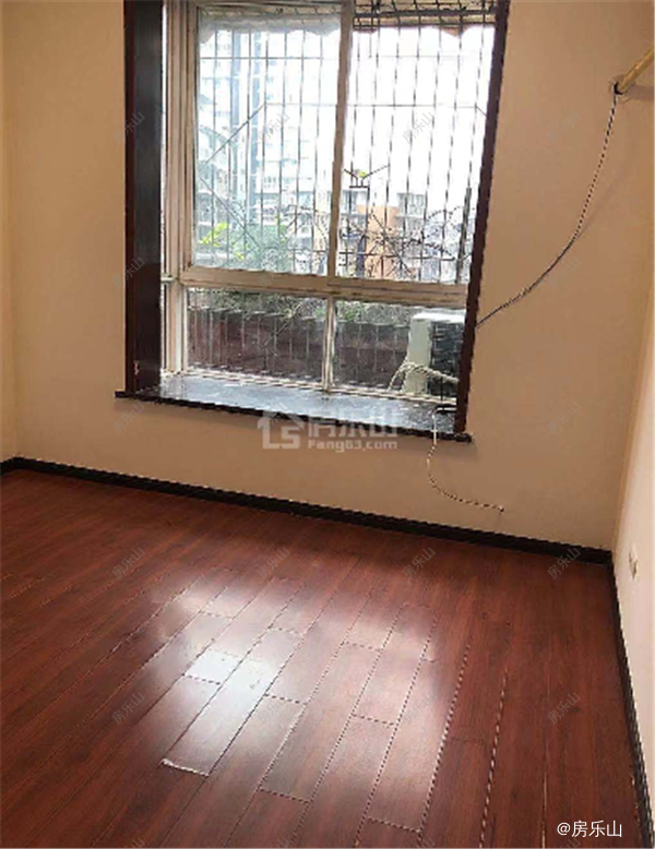 乐山绿宝石小区二手房卧室二