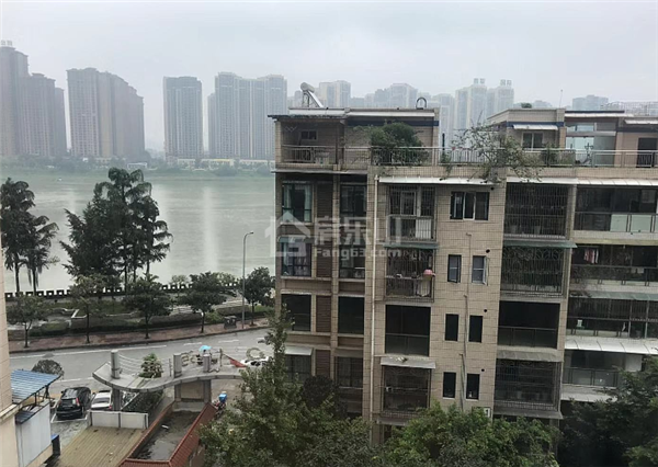 乐山二手房君上河府小区外景 乐山二手房君上河府小区外景