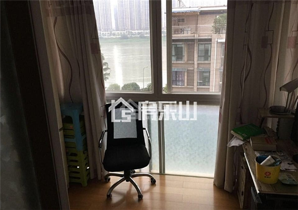 乐山二手江景房君上河府卧室观江图片图片 乐山二手江景房君上河府卧室观江图片图片