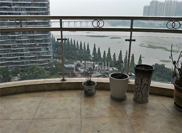 乐山二手房临江风景阳台 乐山二手房临江风景阳台
