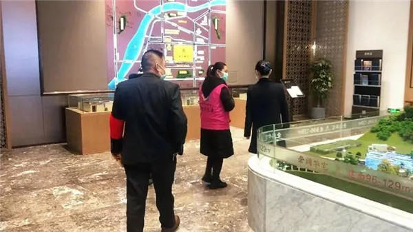 潘主任一行三人对防疫工作进行督导.jpg