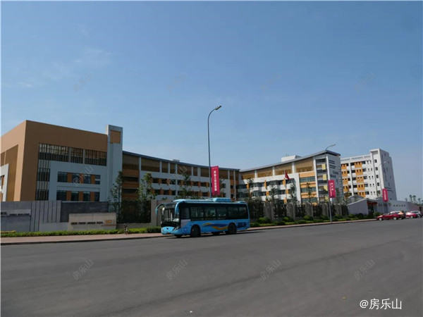 学校实景图