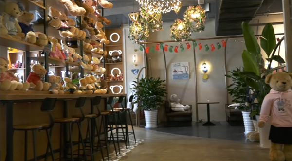 滟澜洲乐活中心内的 泰迪陪你咖啡餐厅实景 滟澜洲乐活中心内的 泰迪陪你咖啡餐厅实景