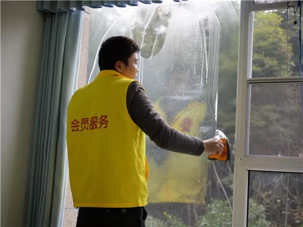 为长者提供的擦窗服务 为长者提供的擦窗服务