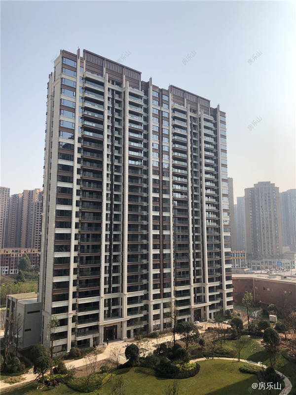 4号楼、 5号楼、6号楼、  7号楼外立面施工完成