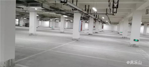 地下室设备安装中，地坪漆即将施工