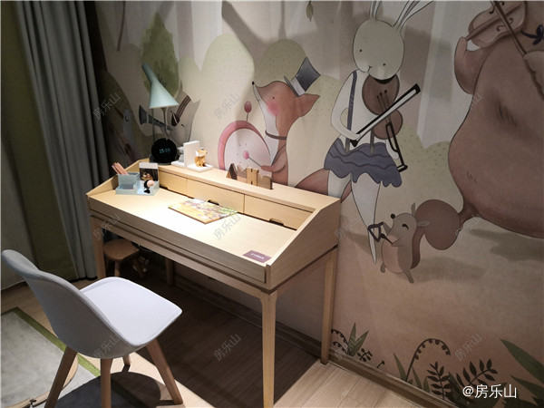 可做儿童房的阔尺次卧