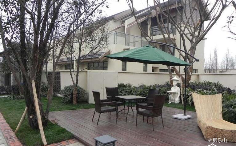 峨秀湖国际度假区实景图